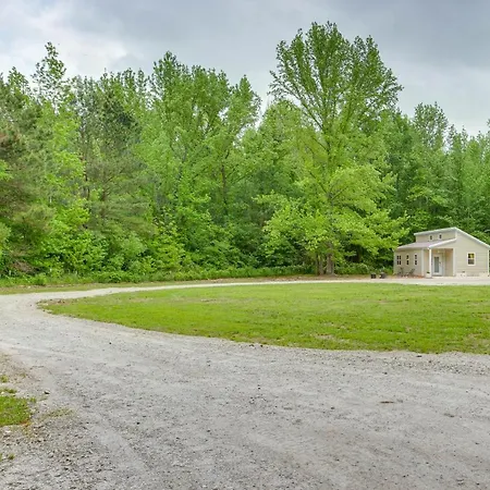 Cozy Mount Vernon Cabin Rental Near Fishing Lakes!
